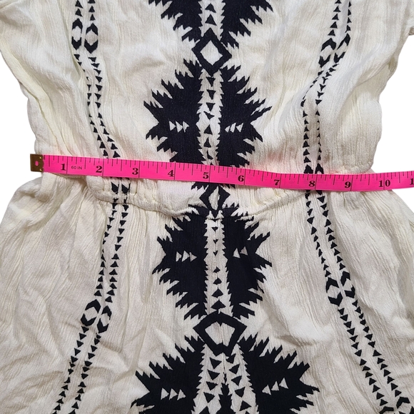 Alter’d State Boho Aztec Tribal Embroidered Romper M Cream Black Lace Festival - Picture 7 of 11